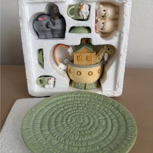 Precious moments New 1996 “Noah's Ark”mini tea set